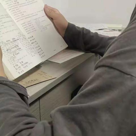 东校8.2班假期读写活动1.25