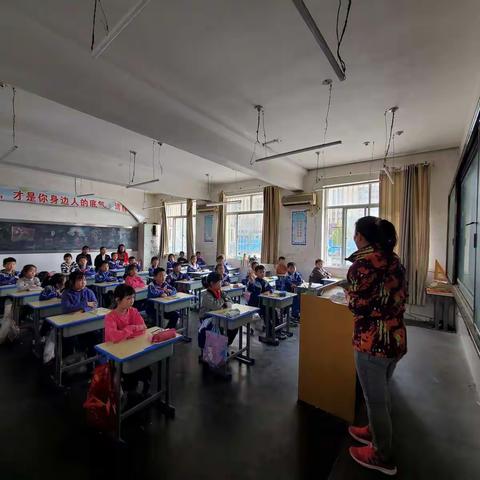 互学互助，共同成长——二中小学部英语教研活动