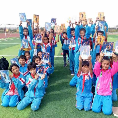 生活因读书而精彩      让我们做一个快乐的读书人