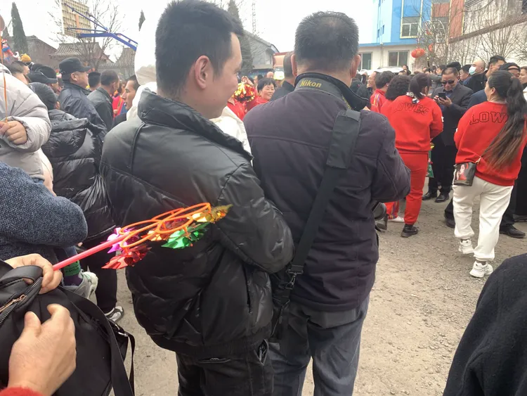 观太原民间＂社头＂一一背棍铁棍表演