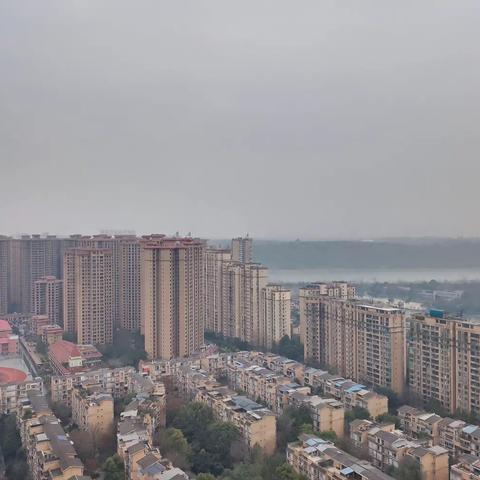 🌟🌟东湖春天 230平米 无敌视野看湖看江，跃3层，空中别墅86.8万老证，带车位，看房68606！