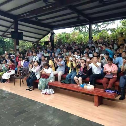 2019年老长村“七一”党员参观学习