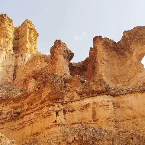 七彩云南，元谋土林，鬼斧神工，巧夺天功世界闻名