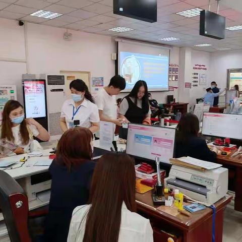 铁东区政务大厅“520”为爱加班，实力“宠”新人