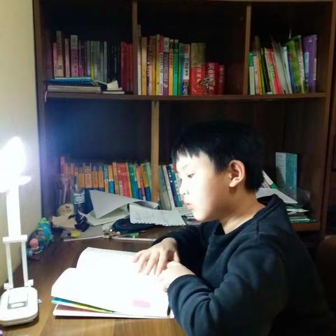 疫情期间，我在家里做贡献！