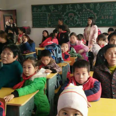 “家庭是孩子第一所学校”报告会走进新建镇中心小学家长会感动在场所有听众