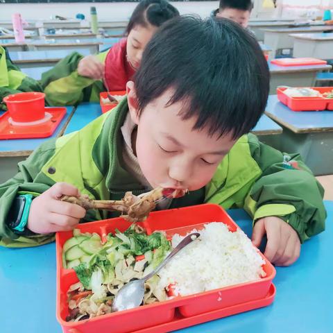 芊芊午时，优雅的健康，                   米公小学  三年级组