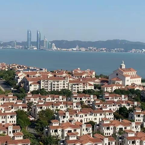 《龙韵诗情》之“早安，招银港”