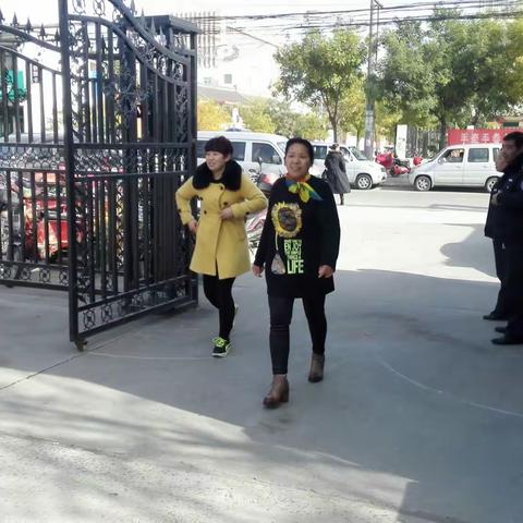 家校合作 共育英才——思礼初中召开全校家长会