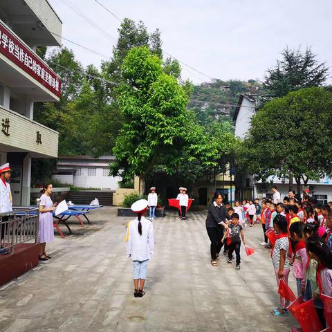 灵通小学2019下“我与祖国共成长”开学典礼