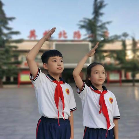 英雄北路小学校园文化艺术节———音乐特色校本教学手册启动及整本书阅读展示