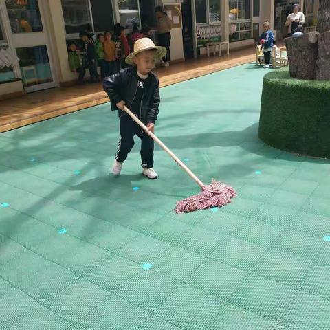 劳动楷模请关注大二班