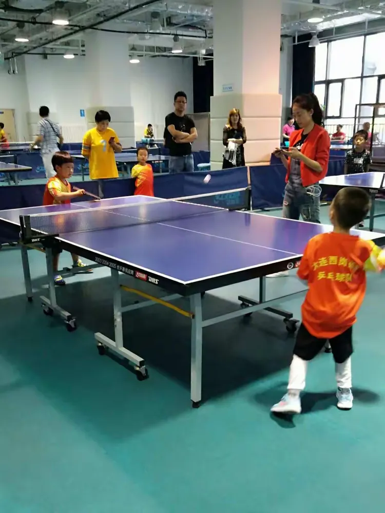 大连西岗体育馆建梅乒乓球俱乐部