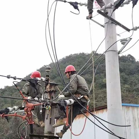 安吉运维中心调整高压线路负荷分配