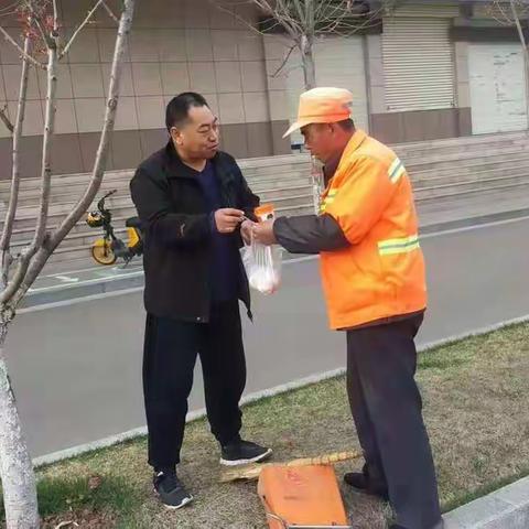 【我为群众办实事】传爱心，为环卫工人送早餐