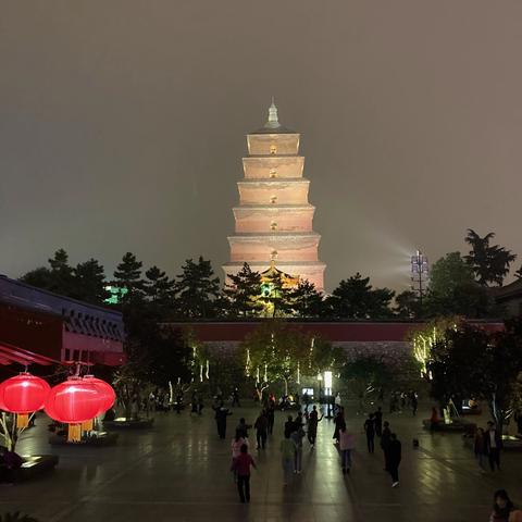 夜游大雁塔