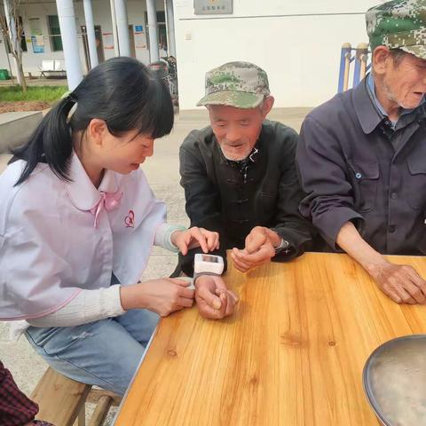 这个春天有点暖，添彩雷锋月