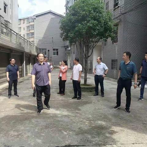 入基层、送温暖、解难题，守初心、担使命、学史力行办实事
