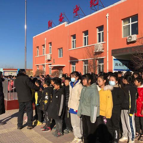 凝聚力量，砥砺奋进—东巷小学师生拔河比赛活动