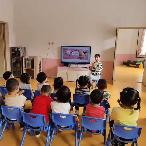 春暖花开季，浓情女神节----大雁镇第一幼儿园小一班女神节主题活动