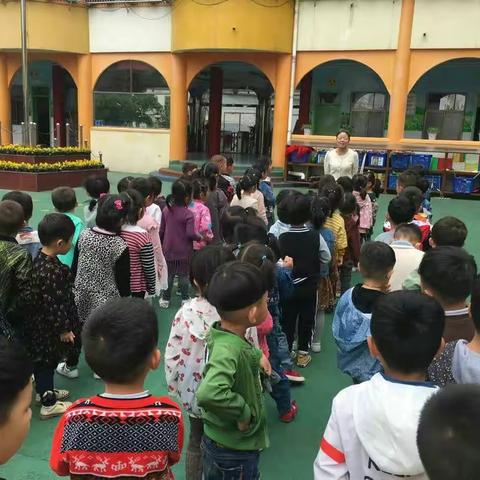 逛逛小叮当，学学保护牙――第二实验幼儿园小三班小四班社会实践活动