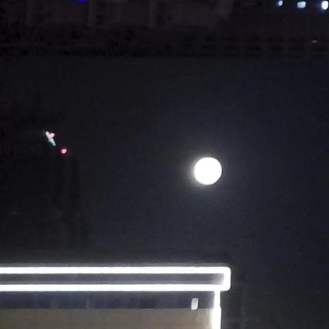 侯马市东城公园夜景欣赏，2025.9.7––2025.9.8.