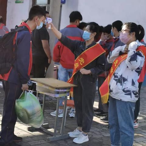 上村中学复课复学    我们在行动