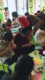 一个个精彩的故事在六月晶莹的露珠里滚动着若隐若现，一阵阵欢声笑语围绕着新欣苗的每一天。