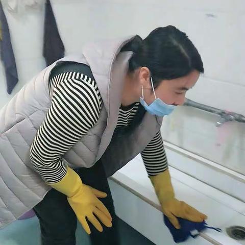 龙山幼儿园开展卫生消毒实操培训