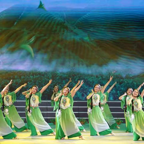 公司成功承办省公司离退休老同志庆祝建党100周年文艺汇演