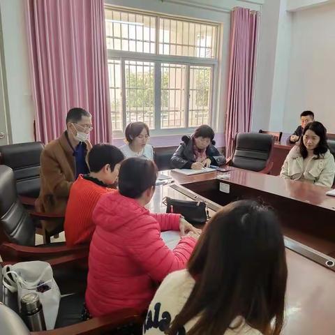 凝心聚力，协同奋进——海口市秀峰实验学校2021－2022学年度第二学期九年级中考备考会