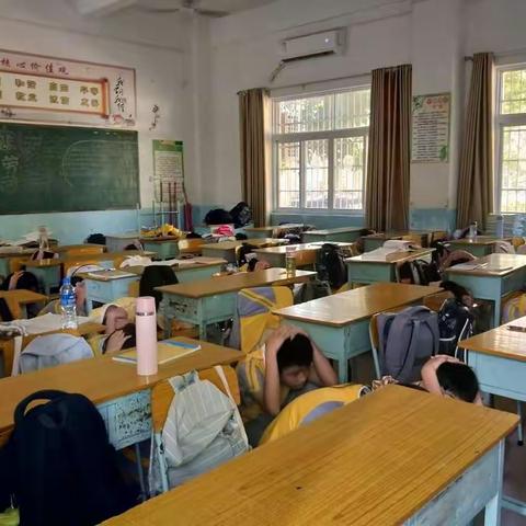 海口市秀峰实验学校2021年防震减灾安全演练