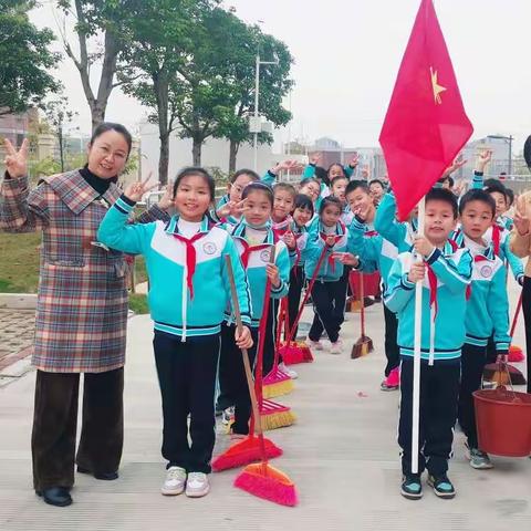 柳城县实验小学总部194班，学习雷锋精神，争做美德少年