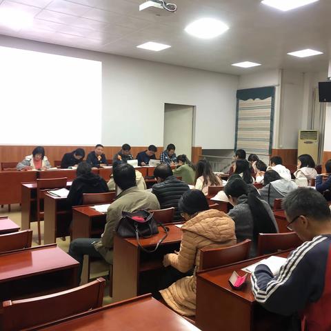 找准定位 砥砺前行——初一期中考质量分析总结会