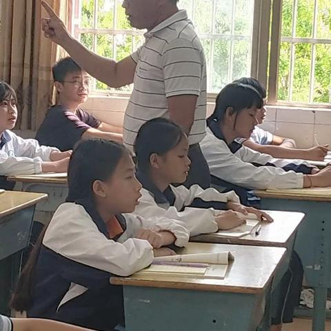 思源实验学校小学部数学组“人人公开剪影———相同的舞台，不一样的精彩