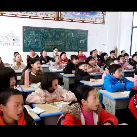 让雷锋精神深入人心——邓家铺中心小学全校师生集体学唱《学习雷锋好榜样》