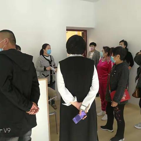 扎兰屯市职业高中召开家长委员会征求意见会