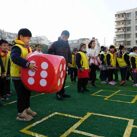 蔡甸五小“庆元旦 迎新年”暨“五好”教育情景式游园活动， (一、二年级)