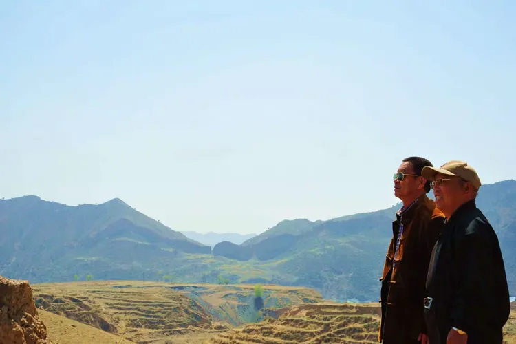 故土情深一一石拐