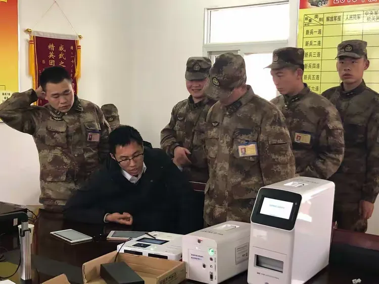 琅琊支行营业部及财客团队上门为部队官兵提供优质金融服务