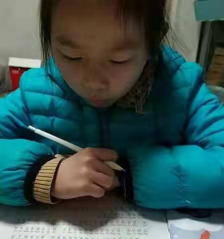 我读书       我快乐——记濮湖小学1.8班寒假阅读手抄报