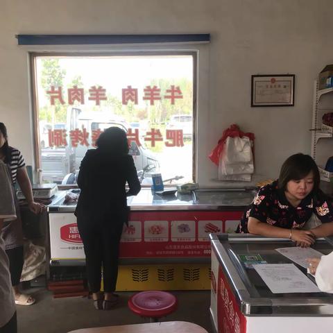 南湖分局配合第三方抽检机构开展食品安全抽检。