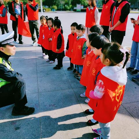 “文明出行”从我做起——实验幼儿园中一班开展为文明城市助力活动