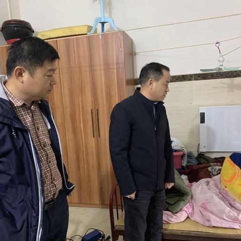 寒冬送温暖，关怀暖人心—区政府党组成员聂增咏调研员走访慰问困难群众