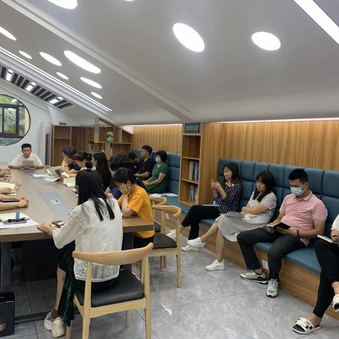 能力提升建设年-龙华区民政局召开第三期专题学习会