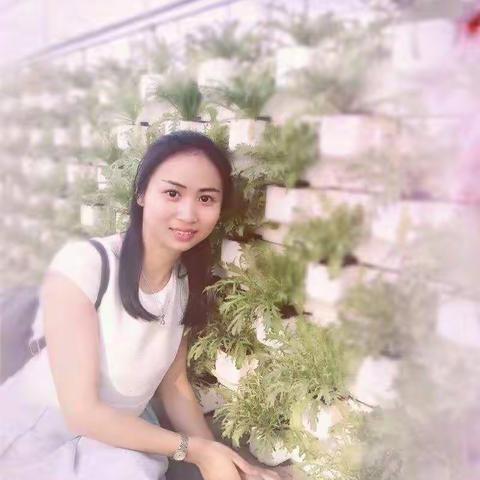 丽（励）行远方，萍（平）心教育                        ———宁都九中四年级组五月份“最美教师”