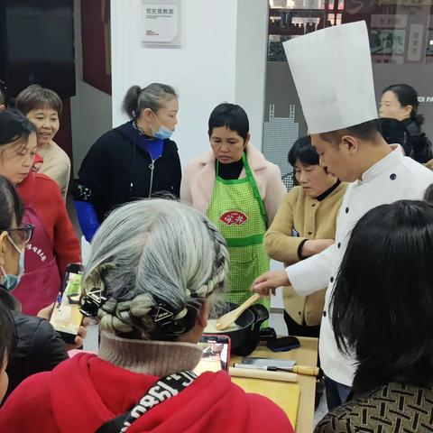 感恩生活篇：社区居民一家亲