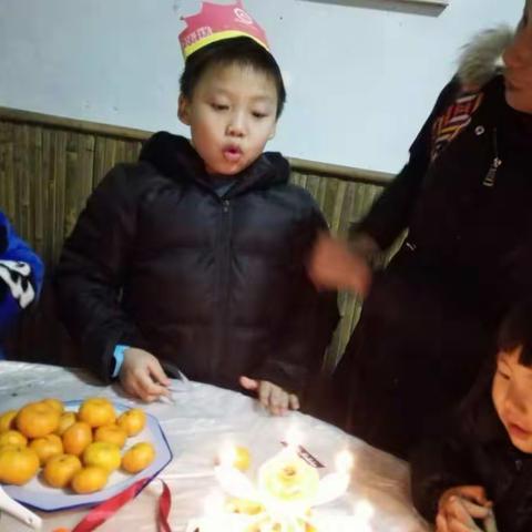 谢舒乐十岁生日。祝他健康快乐，学习进步！