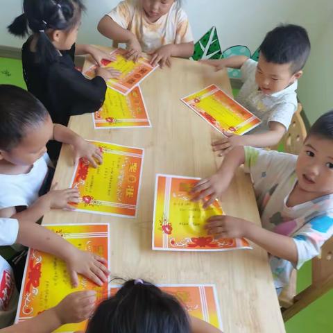 卢坡小学附属幼儿园中班——假期愉快♥️每篇