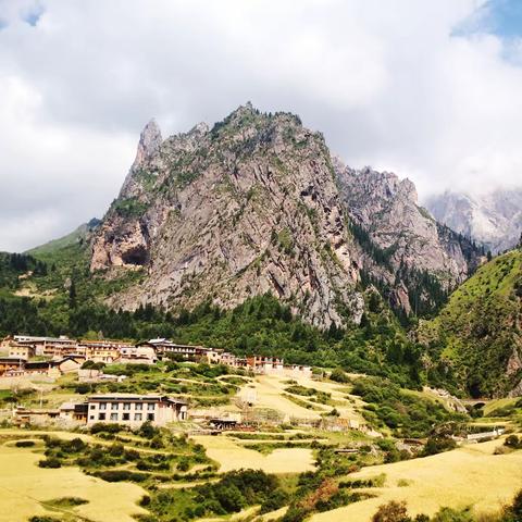 扎尕那 旅游中的双休日